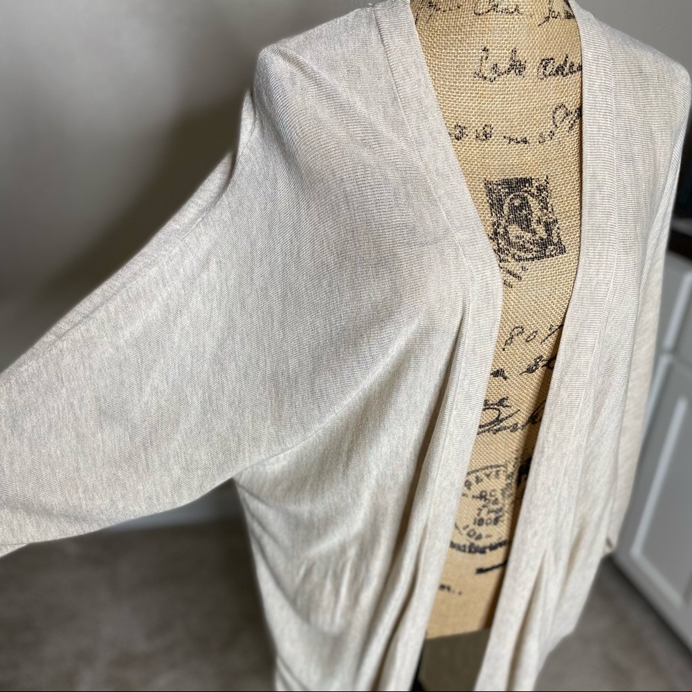 H&M- Oatmeal Dolman Sleeve Cardigan size Medium - Picture 4 of 6
